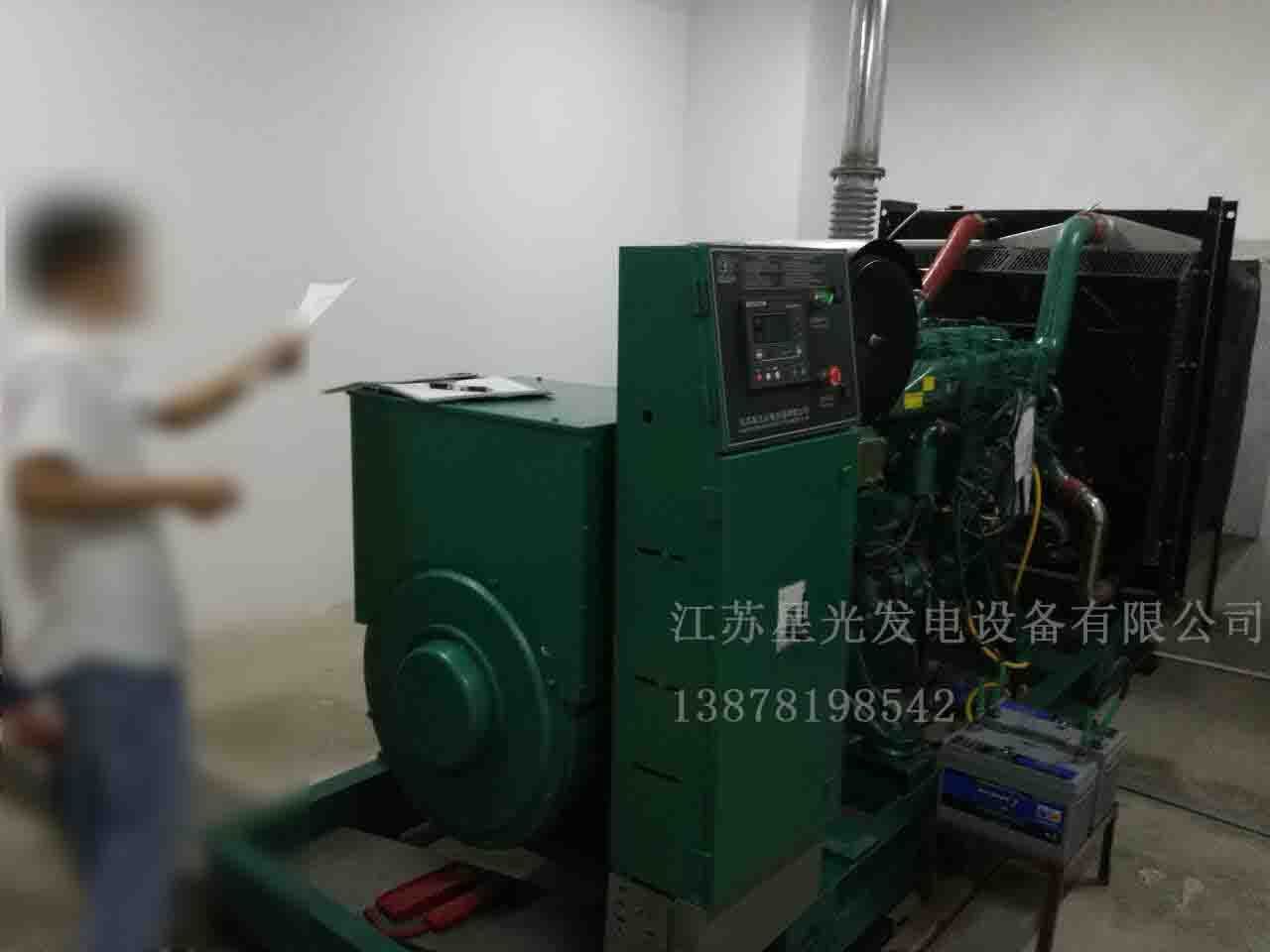 發(fā)電機(jī)組保養(yǎng)現(xiàn)場